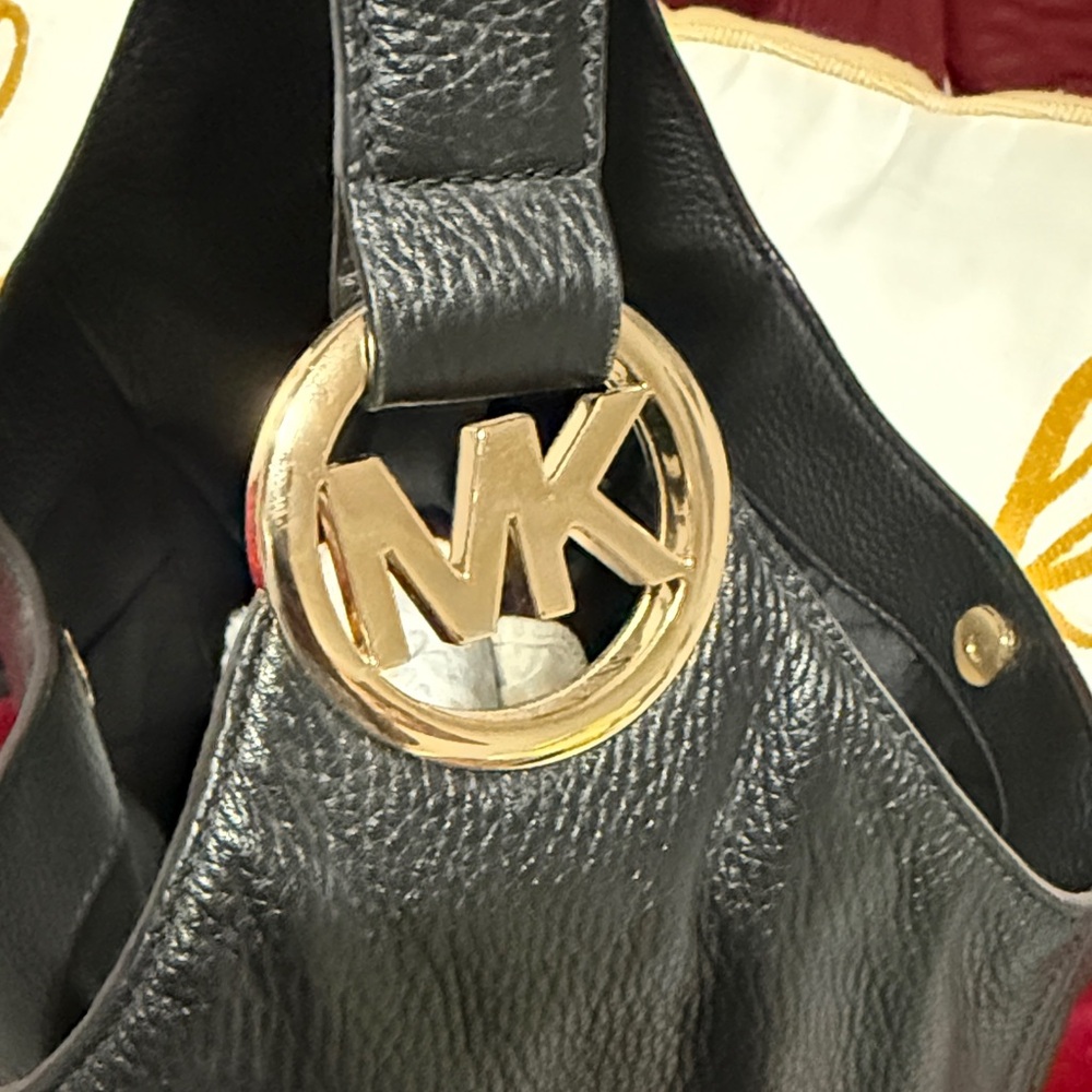 Michael Kors Black Leather Shoulder Bag - Picture 2 of 8